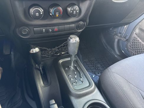 Used 2018 Jeep Wrangler Sport AWD/4WD image 53