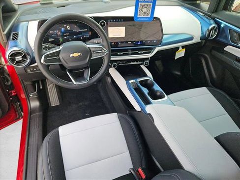 New 2026 Chevrolet Equinox EV LT image 15