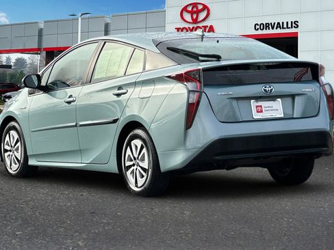 Used 2016 Toyota Prius Four image 6