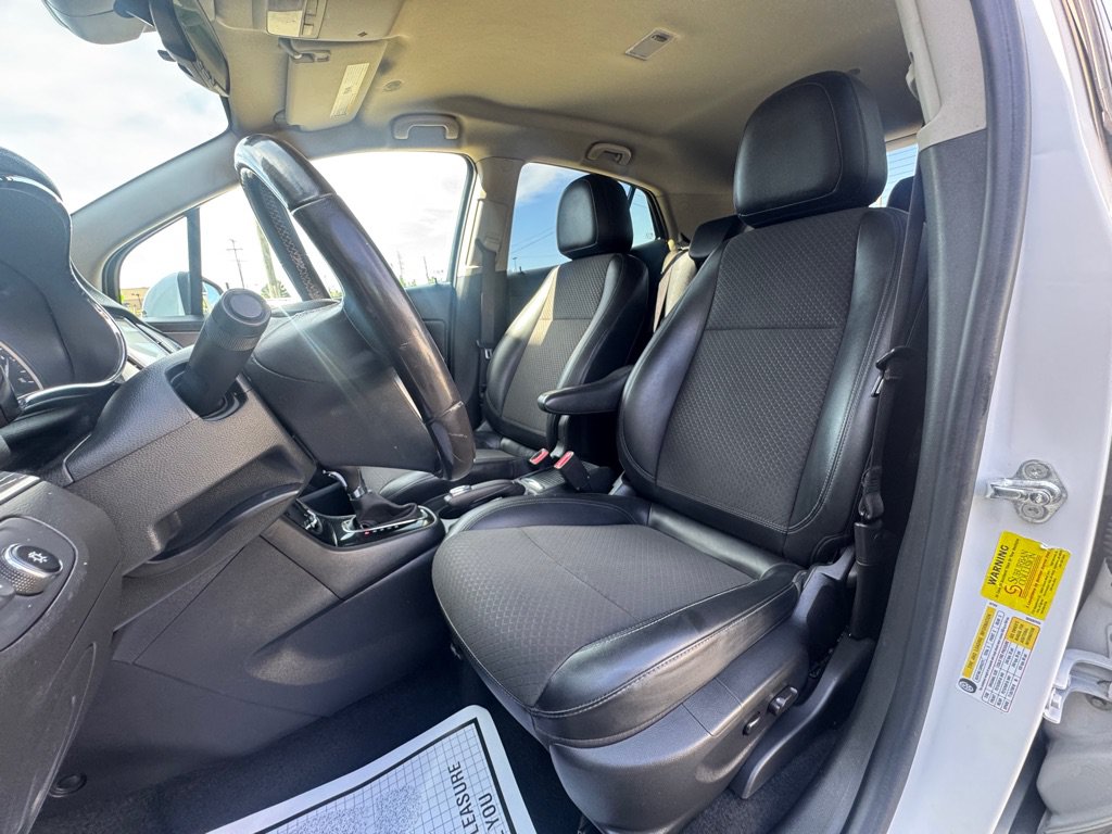 Used 2020 Buick Encore Preferred FWD image 17