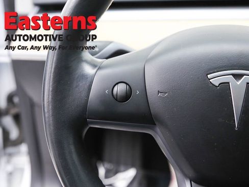 Used 2018 Tesla Model 3 Long Range image 15