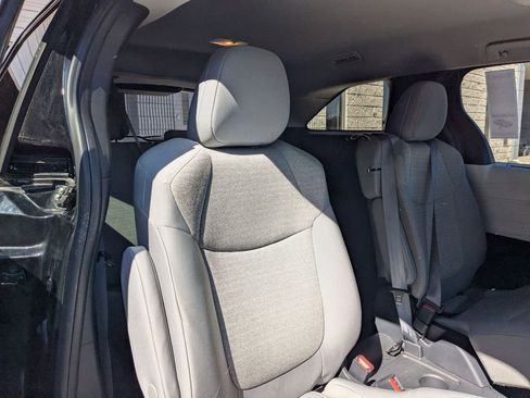 Used 2025 Toyota Sienna LE image 26