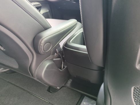 New 2026 Chrysler Pacifica Select FWD image 31