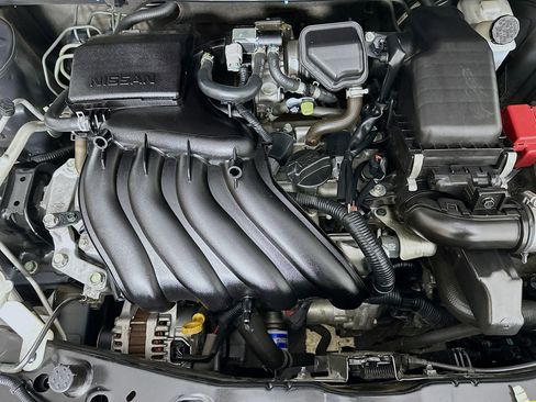 Used 2017 Nissan Versa SV image 30