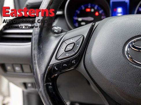Used 2018 Toyota C-HR XLE FWD image 15
