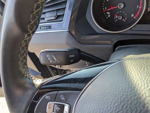 Certified 2021 Volkswagen Tiguan SE R-Line image 32