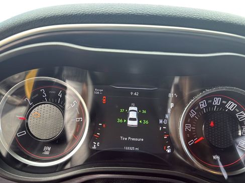 Used 2018 Dodge Challenger SXT RWD image 18
