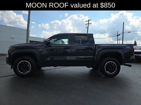 Used 2026 Toyota Tacoma TRD Off-Road w/ TRD Off Road Upgrade Package AWD/4WD image 5