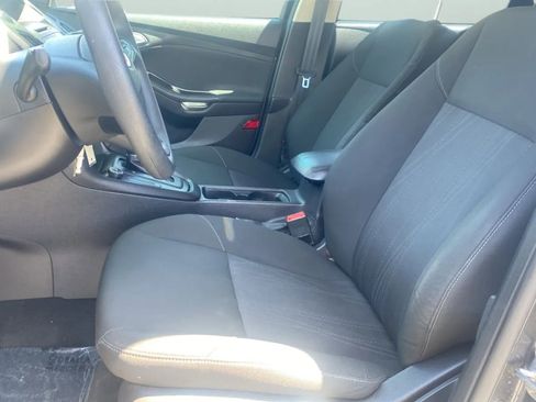 Used 2015 Ford Focus SE FWD image 27