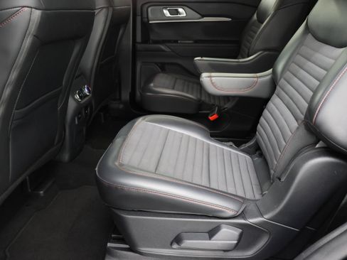 Used 2025 Ford Explorer ST-Line image 38