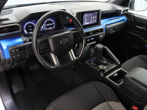 Certified 2025 Toyota Tacoma TRD Off-Road AWD/4WD image 13