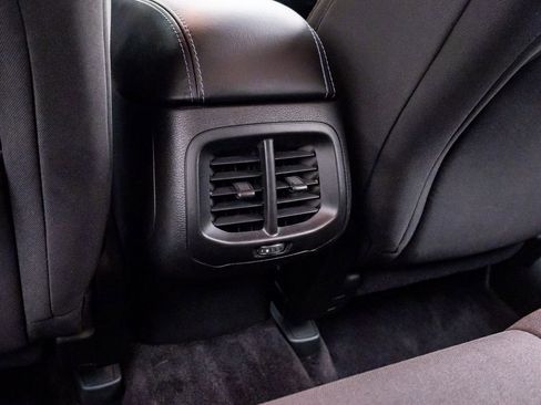 Used 2019 Jeep Cherokee Latitude w/ Cold Weather Group AWD/4WD image 18
