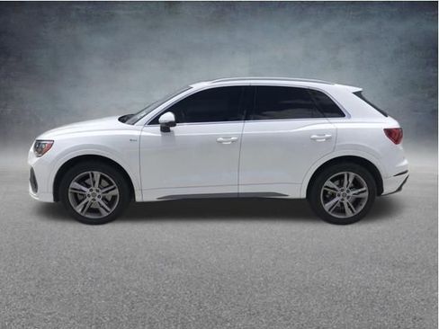 Used 2020 Audi Q3 2.0T Premium w/ Convenience Package AWD/4WD image 9
