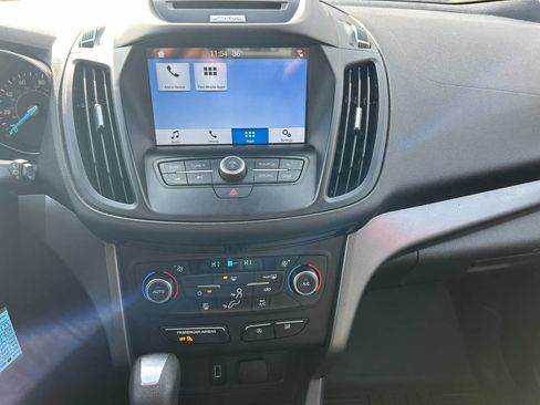 Used 2017 Ford Escape SE w/ Equipment Group 201A image 8