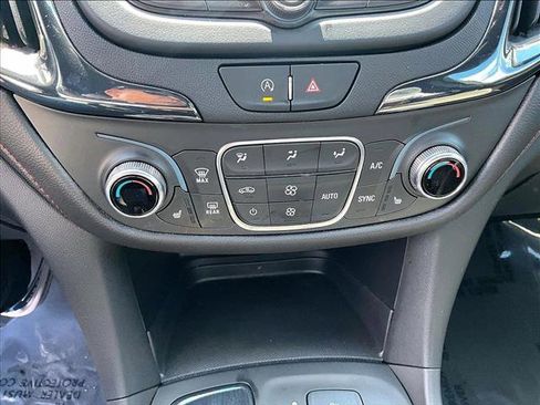 Used 2023 Chevrolet Equinox RS image 23