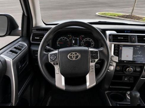 Used 2020 Toyota 4Runner SR5 Premium AWD/4WD image 11