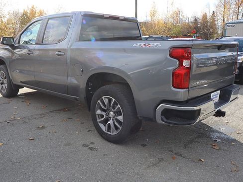 Used 2022 Chevrolet Silverado 1500 LT image 3