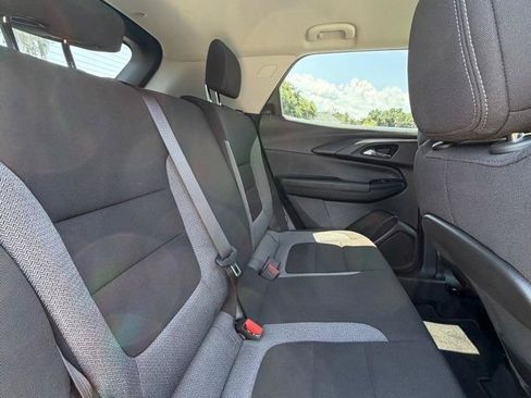 Used 2023 Chevrolet TrailBlazer LT FWD image 16