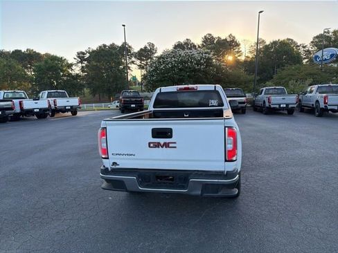 Used 2020 GMC Canyon W/T w/ Convenience Package RWD image 9