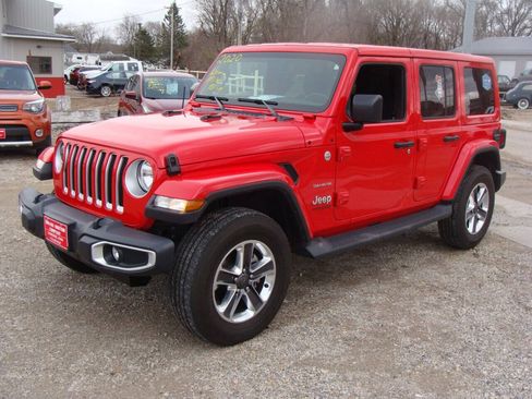 Used 2020 Jeep Wrangler Unlimited Sahara w/ Uconnect 4C Nav & Sound Group AWD/4WD image 20