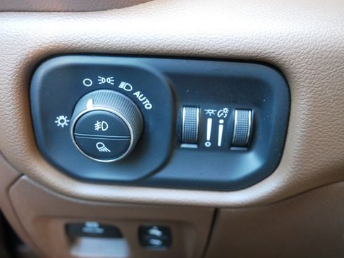 Certified 2021 RAM 1500 Laramie image 26