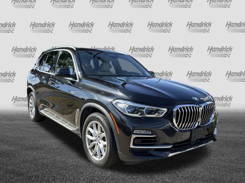 Used 2019 BMW X5 xDrive40i w/ Executive Package image 2
