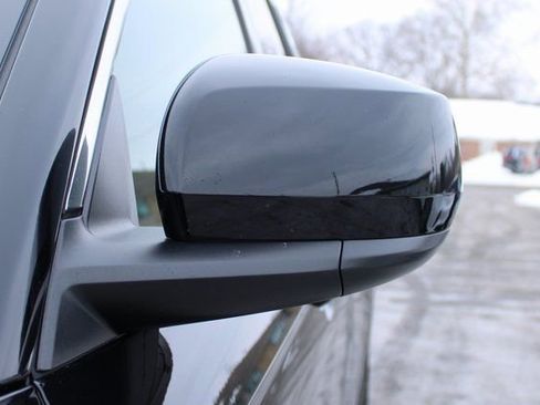 Used 2025 Jeep Grand Cherokee Laredo w/ Luxury Tech Group I image 7