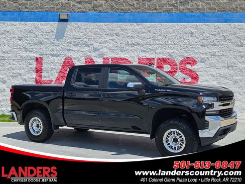Used 2022 Chevrolet Silverado 1500 LT AWD/4WD image 1