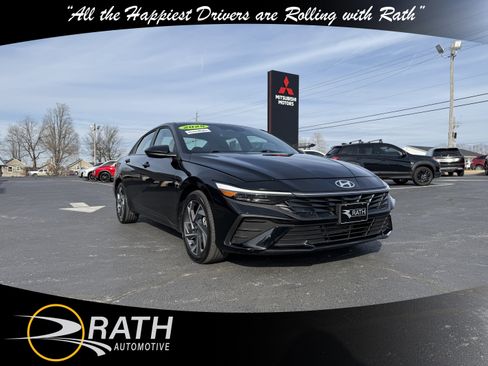 Used 2025 Hyundai Elantra Sport FWD image 1
