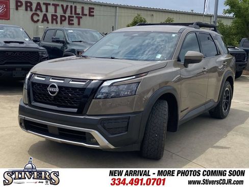 Used 2024 Nissan Pathfinder Rock Creek AWD/4WD image 3