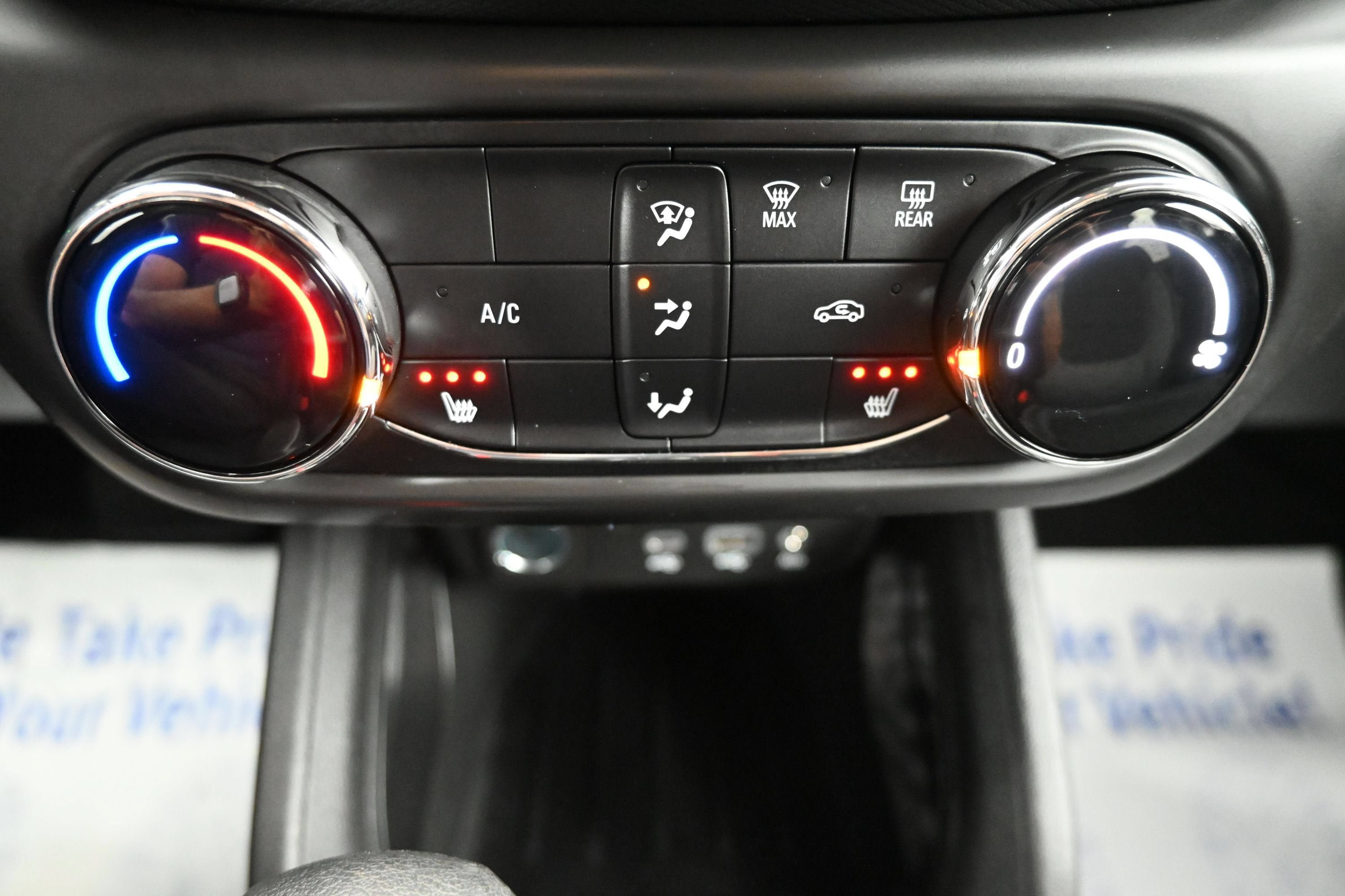 Used 2023 Chevrolet TrailBlazer LT FWD image 17