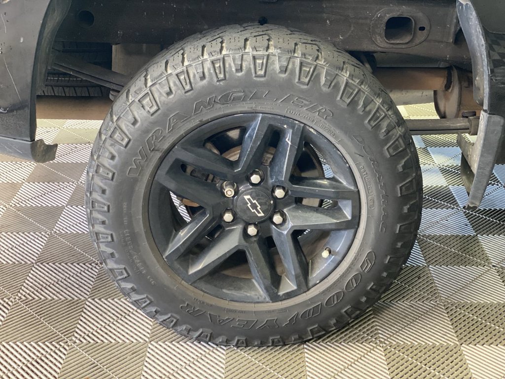 Used 2019 Chevrolet Silverado 1500 Custom Trail Boss w/ Custom Convenience Package AWD/4WD image 18