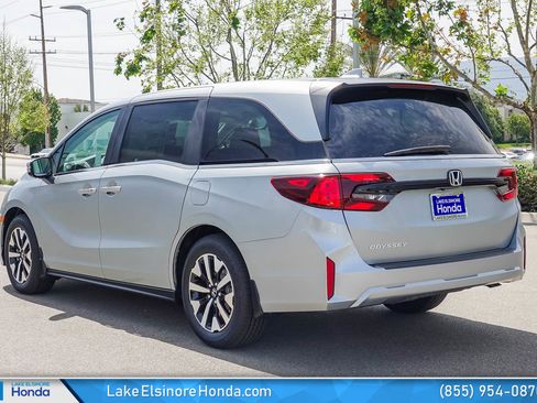 New 2026 Honda Odyssey EX-L image 9