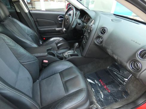 Used 2008 Pontiac Grand Prix GXP FWD image 18