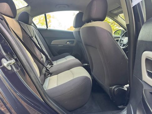 Used 2014 Chevrolet Cruze LS FWD image 13