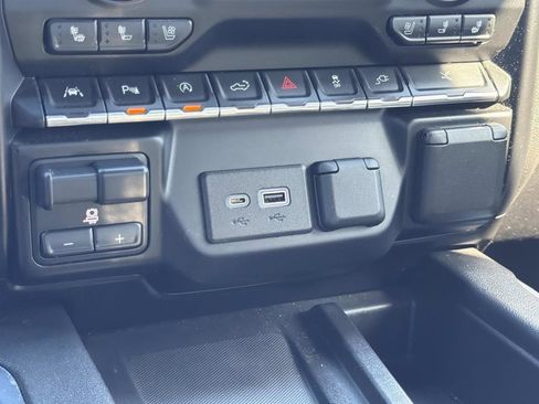 Used 2021 Chevrolet Silverado 1500 High Country w/ Technology Package image 23