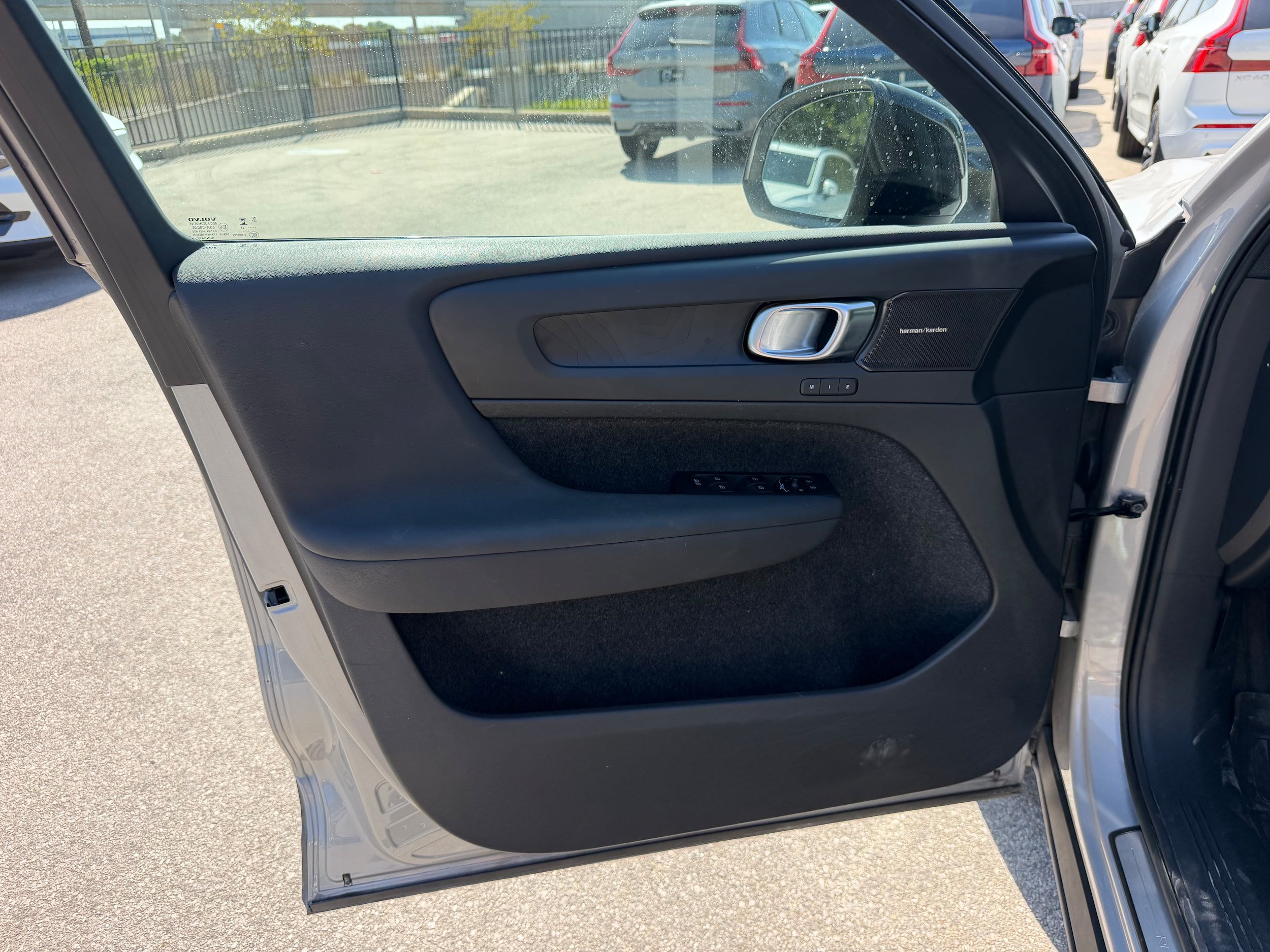 Certified 2023 Volvo XC40 Recharge Ultimate w/ Protection Package Premier AWD/4WD image 22
