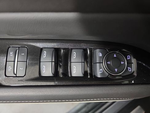 Used 2024 Cadillac Escalade Premium Luxury image 27