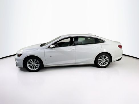 Used 2017 Chevrolet Malibu LT w/ Leather Package FWD image 8