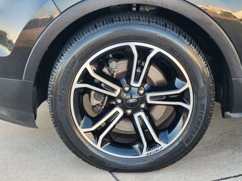 Used 2014 Ford Explorer Sport w/ Equipment Group 401A AWD/4WD image 9