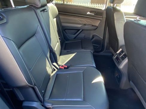 Used 2021 Volkswagen Atlas SE image 23