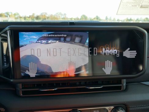 New 2026 Jeep Wrangler Unlimited Rubicon image 24