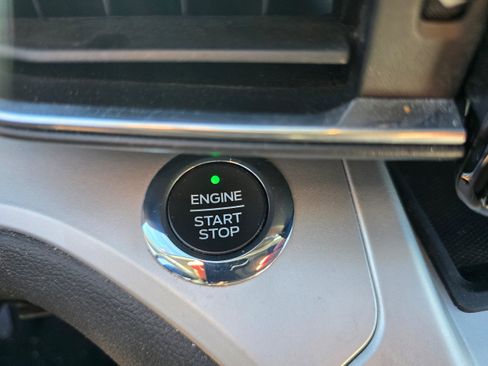 Used 2021 Ford Explorer XLT w/ Equipment Group 202A image 11