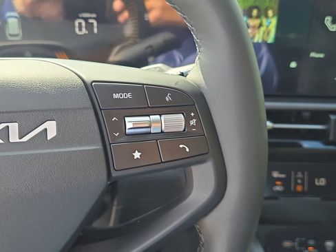 New 2026 Kia Sportage EX FWD image 32