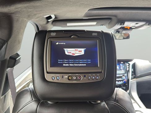 Used 2017 Cadillac Escalade Platinum AWD/4WD image 26