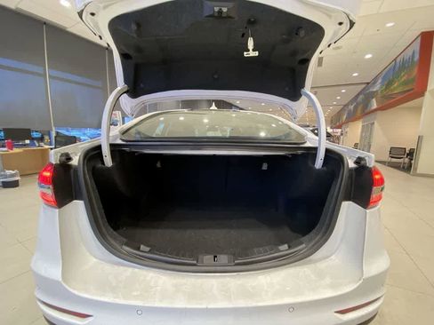 Used 2020 Ford Fusion SE image 26