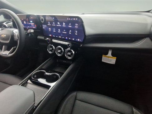 New 2025 Chevrolet Blazer EV LT image 29