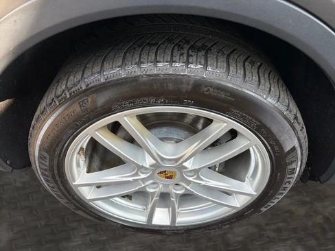 Used 2019 Porsche Cayenne AWD/4WD image 41