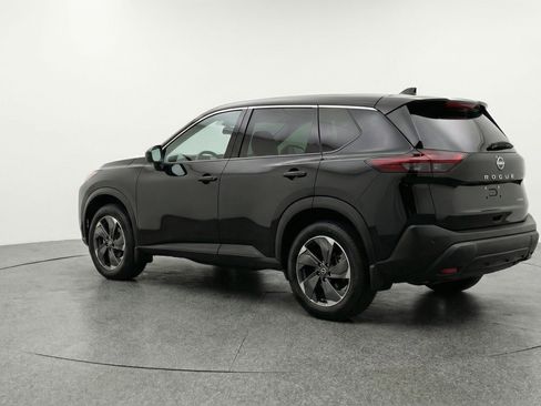 Used 2025 Nissan Rogue SV image 6