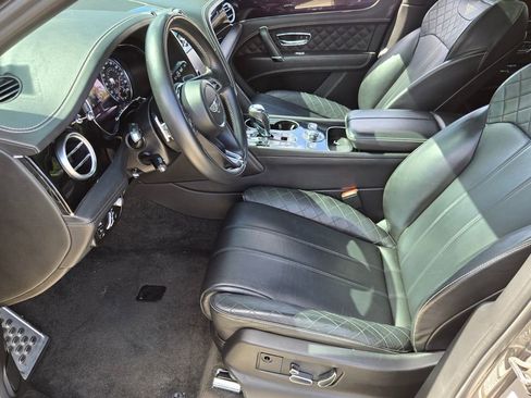 Used 2018 Bentley Bentayga AWD/4WD image 10